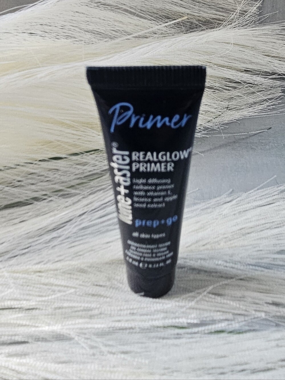 Lune Aster RealGlow Primer - Sheer Primer, .23 Fl. Oz travel size lightweight fa